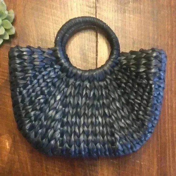 Black Woven Straw Handbag with Braided Ribbon Detail - Picture 3 of 5